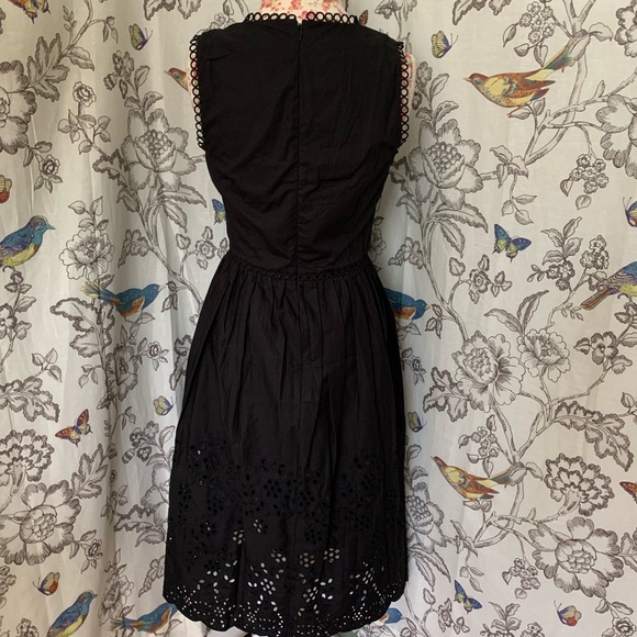 Ann Taylor ✨NWTs✨ Scalloped Eyelet Flare Dress - Picture 4 of 7